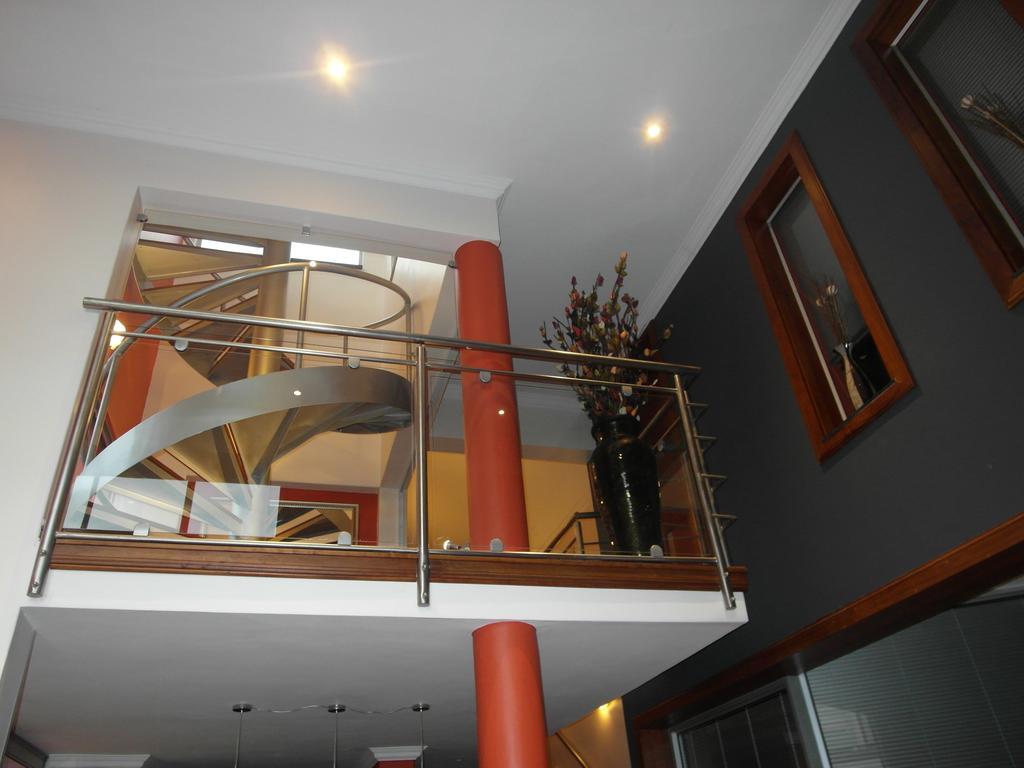 Red Square Home Pretoria-Noord Extérieur photo