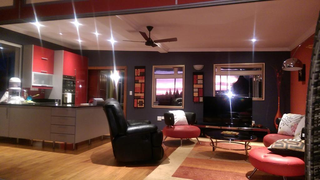 Red Square Home Pretoria-Noord Extérieur photo