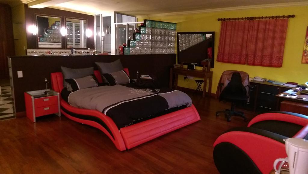 Red Square Home Pretoria-Noord Extérieur photo